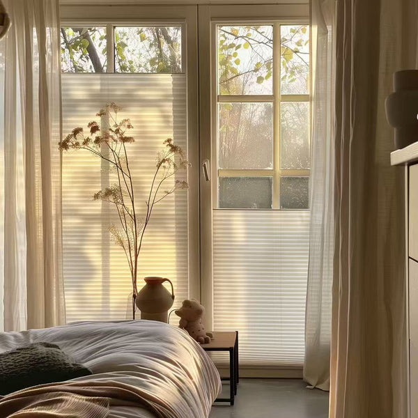 Pleated Blind Blackout – UV-Resistant, Energy-Saving & Room-Darkening